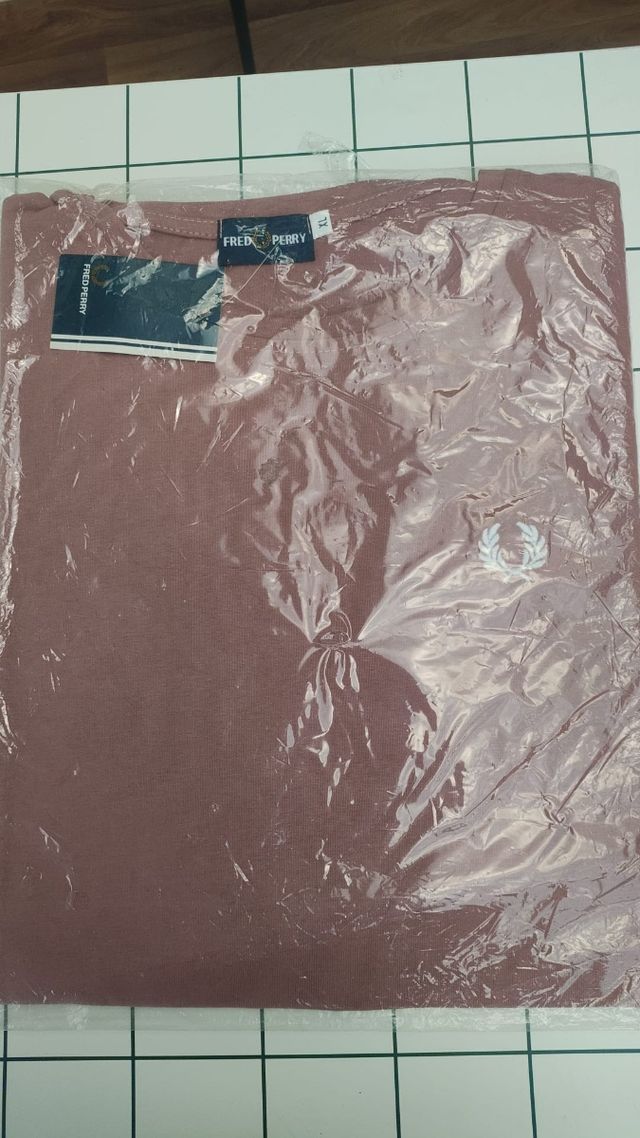 Camisetas unisex bordadas 