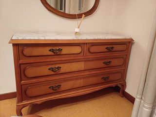 Cómoda madera mármol 4 cajones