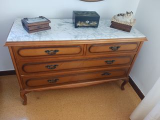 Cómoda madera mármol 4 cajones