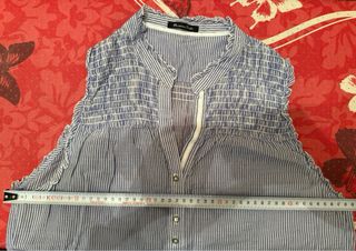 Blusa top sin manga Massimo Dutti de rayas azules.