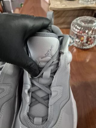 Zapatillas Jordan Grises hombre o niño