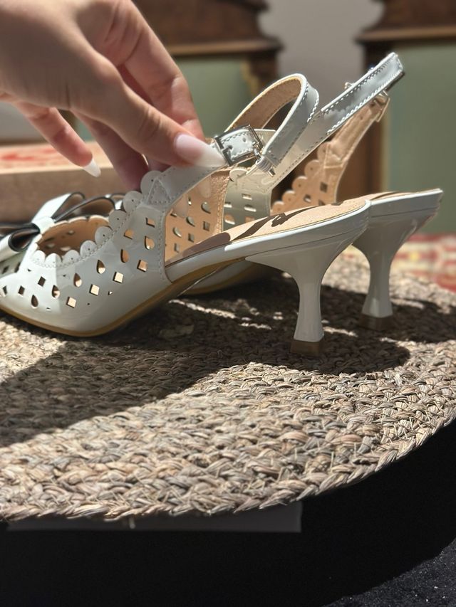 Tacones blancos lazo
