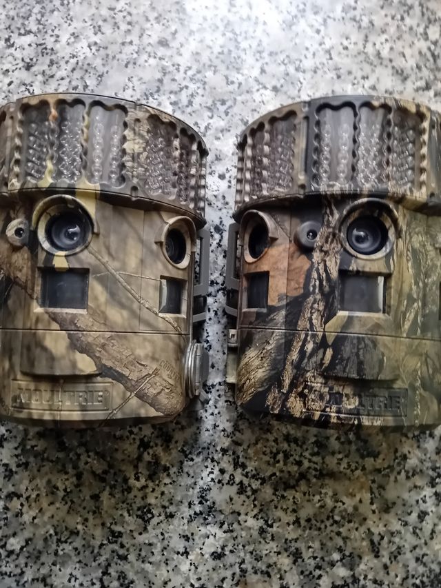 2 Cámaras Moultrie caza