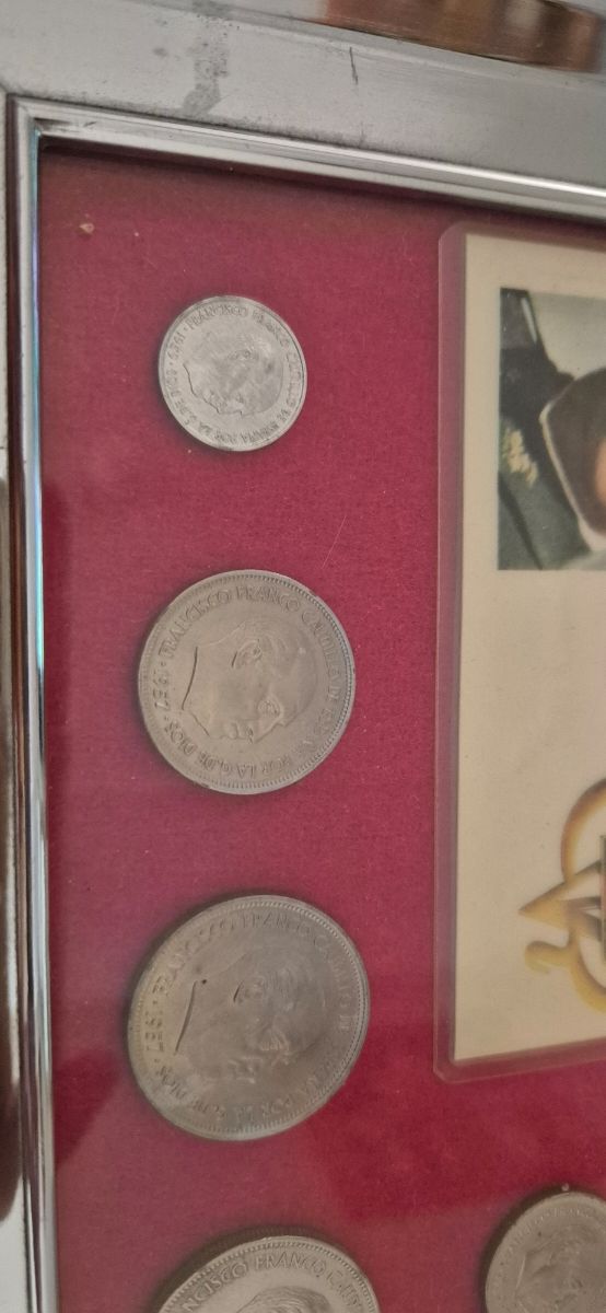 Monedas franquistas en marco