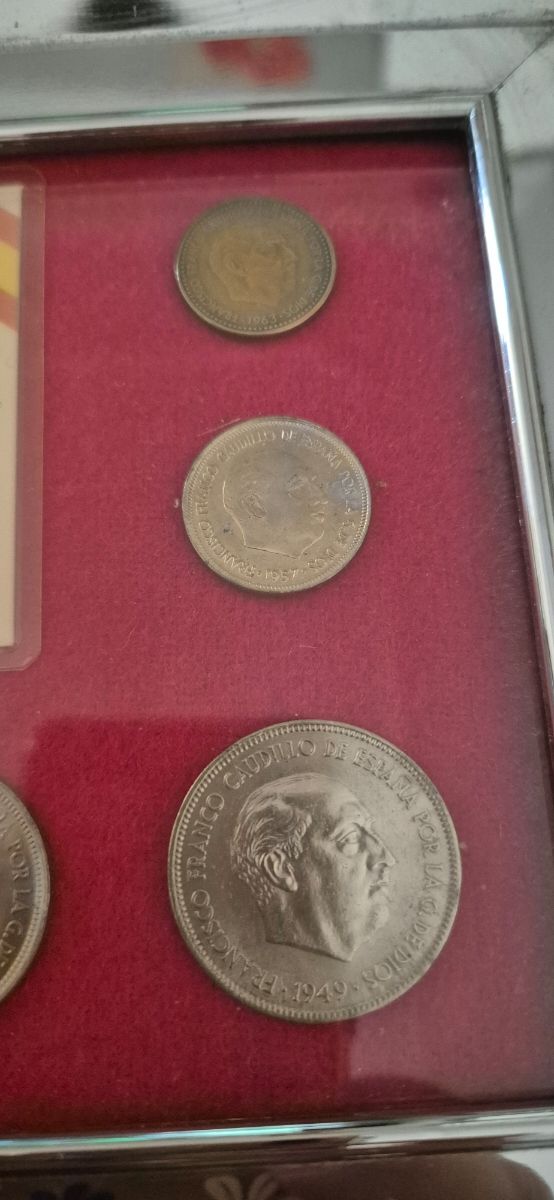 Monedas franquistas en marco
