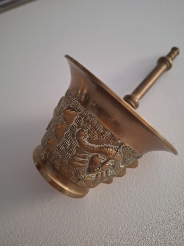 Mortero antiguo de bronce