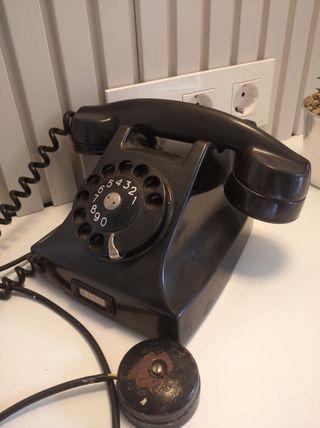 Teléfono baquelita negro vintage