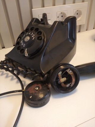 Teléfono baquelita negro vintage