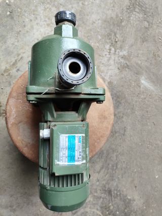 Bomba trifásica 2.2Kw SAER usada