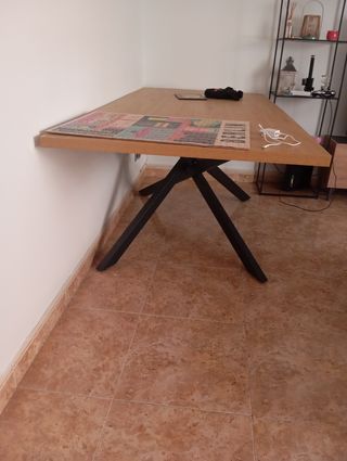 Mesa comedor madera-metal

