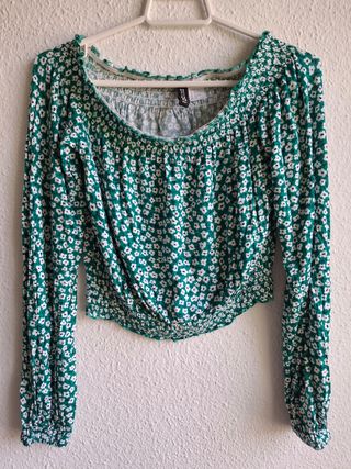 Blusa H&M crop, verde, manga larga