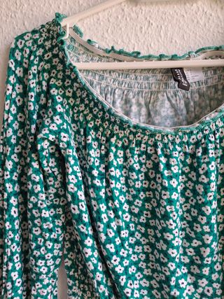 Blusa H&M crop, verde, manga larga