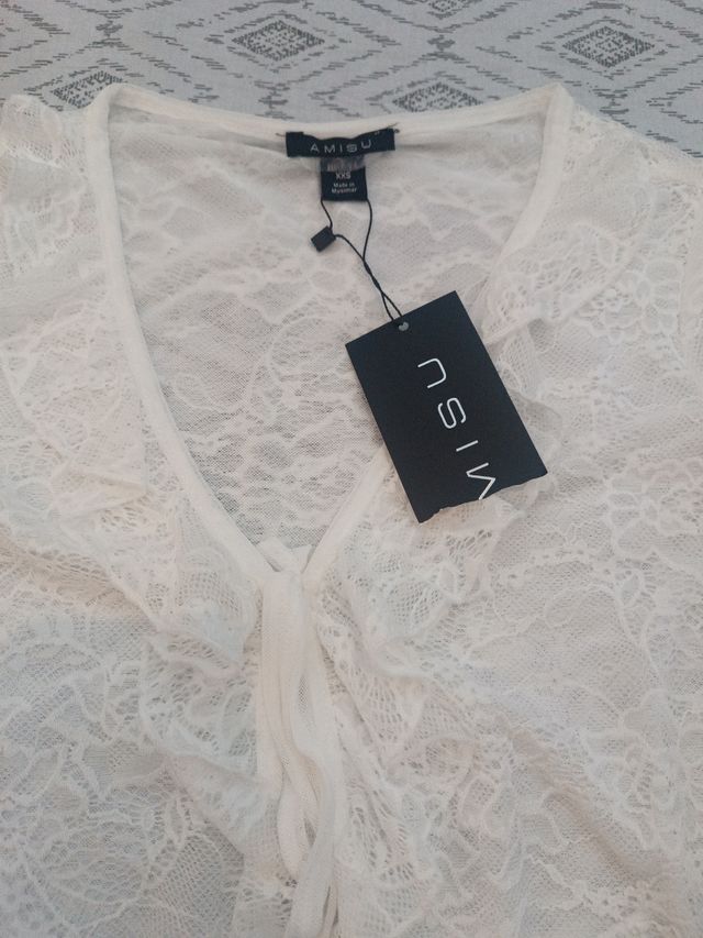 Blusa encaje AMISU blanca TXXS