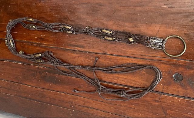 Cintura marrone intrecciata