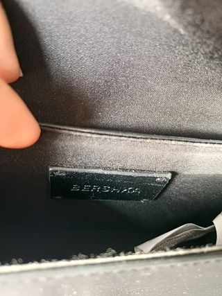 Bolso negro Bershka - bandolera