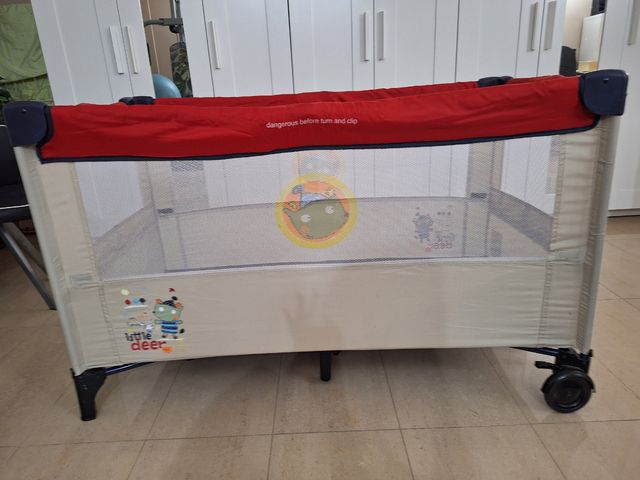 Cuna de viaje + colchones