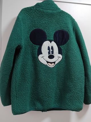 Chaqueta borreguito verde de pijama.