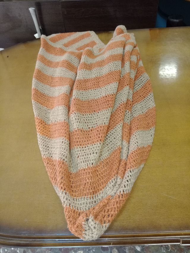 Mantel crochet algodón beige-naranja