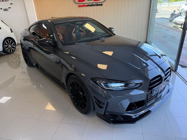 BMW M4 Competition M Race Track