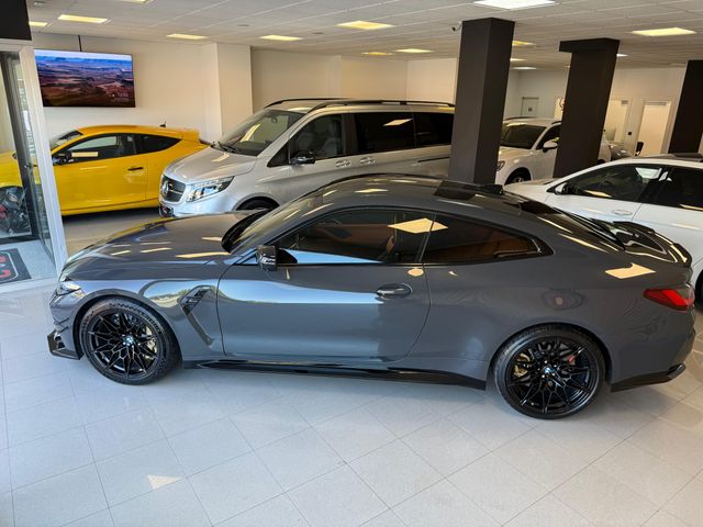 BMW M4 Competition M Race Track