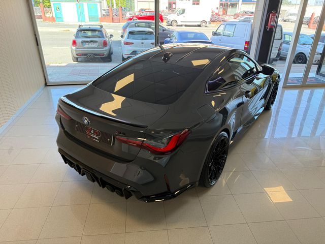 BMW M4 Competition M Race Track