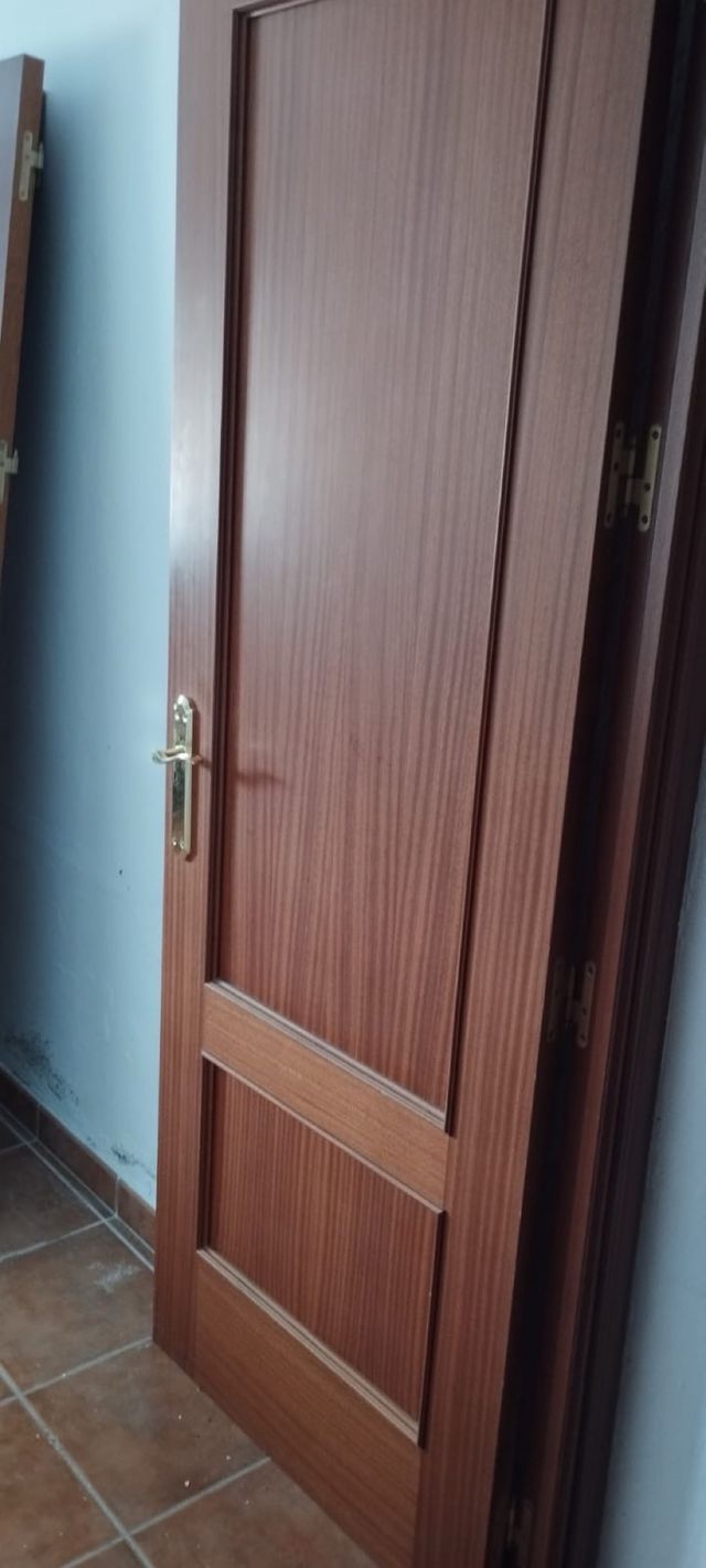 Puerta madera maciza 2 marcos Medidas: 72'5 x 2'03
