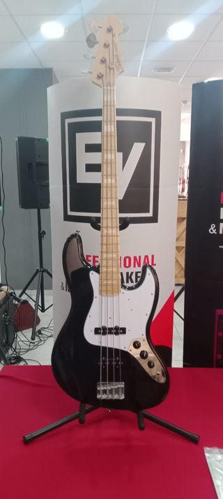 Bajo Tokai JAZZ AJB 118