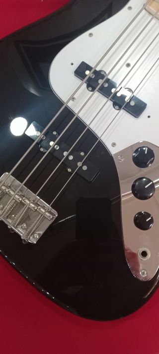 Bajo Tokai JAZZ AJB 118