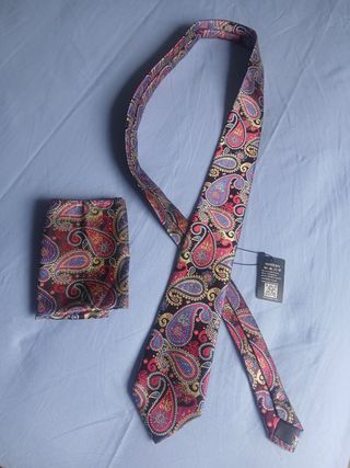 Corbata y pañuelo HISDERN multicolor