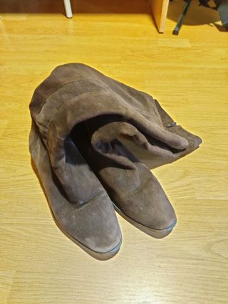 Botas altas de ante marrón