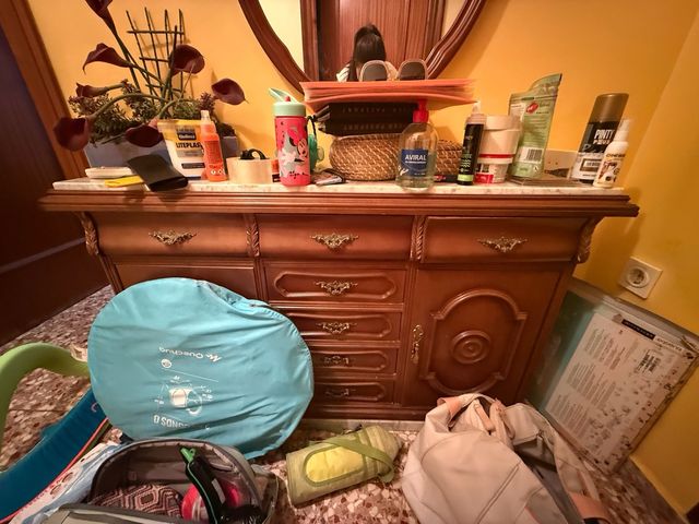 Mueble recibidor madera marrón