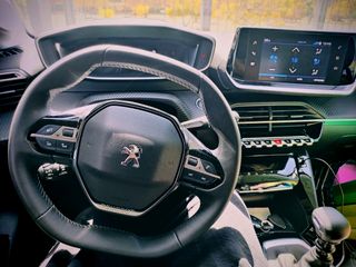 Peugeot 208 2022