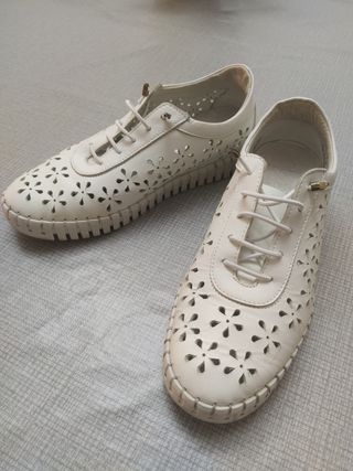 Zapatillas deportivas blancas