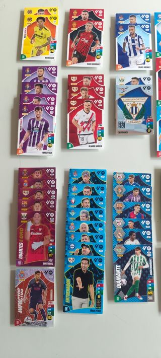 Cromos Adrenalyn XL 24-25 - Hay más que en la foto
