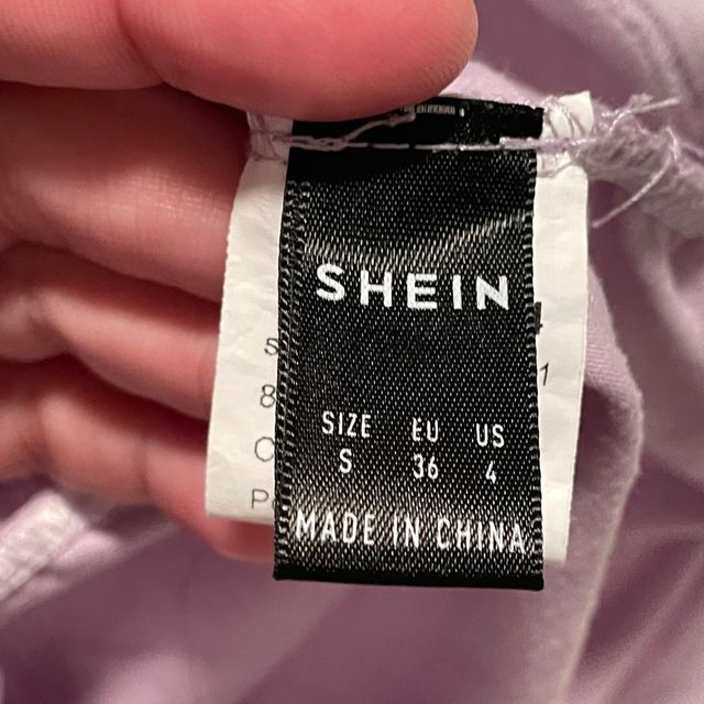 Vestido mini morado ajustado