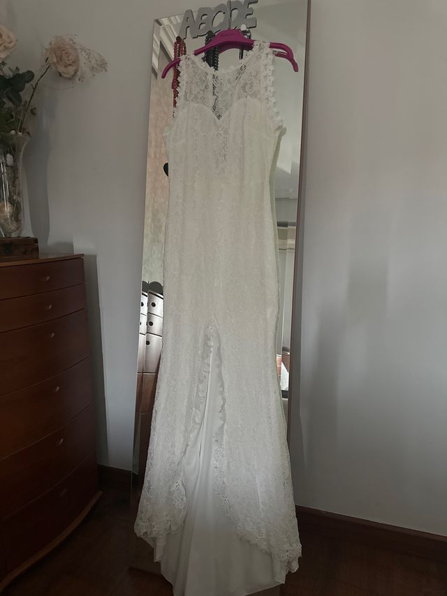 Vestido novia ibicenco blanco usado para un desfil