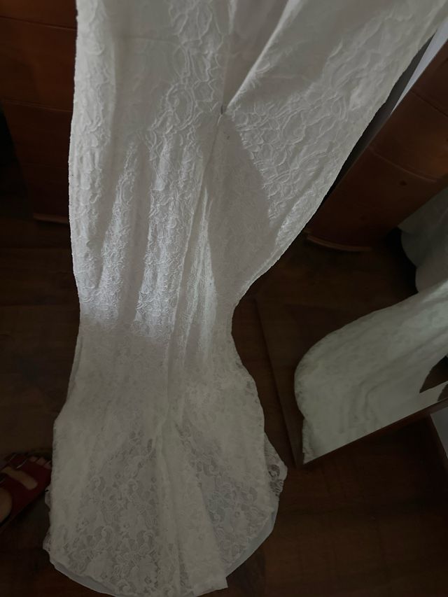 Vestido novia ibicenco blanco usado para un desfil