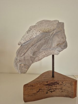 Scultura testa di cavallo in pietra