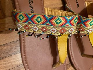 Sandalias Natura amarillas, talla 37