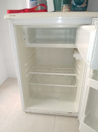 Frigorífico pequeño - 85cm
