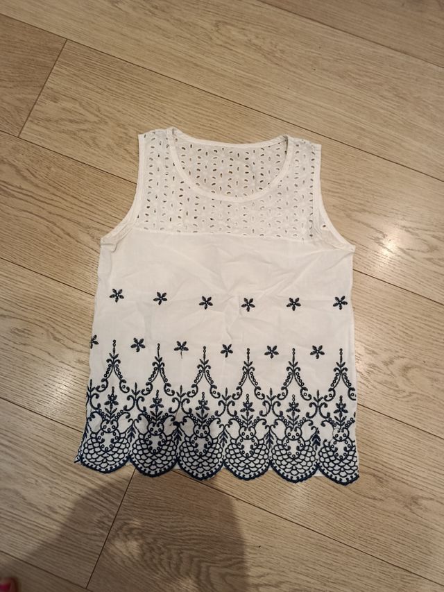 Blusa blanca bordada - sin mangas