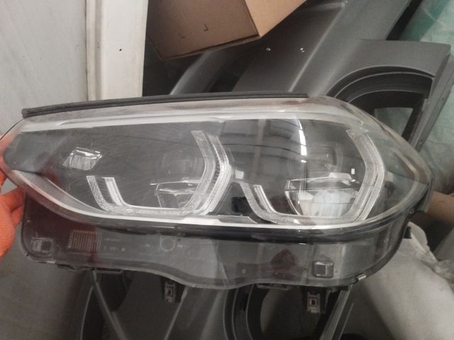 Faro delantero BMW G01 G03 año 2018