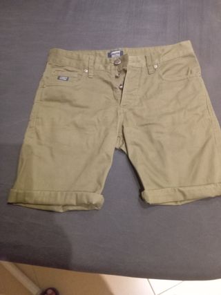 Bermudas talla S. 