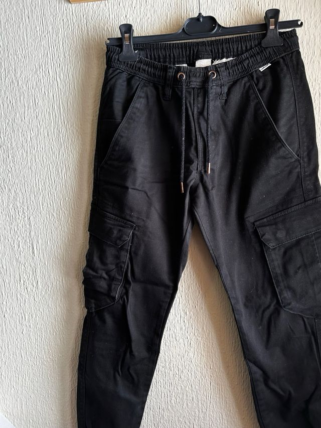 Pantalones cargo negros