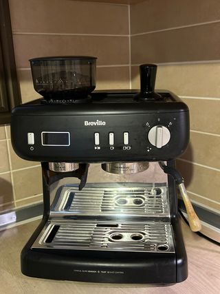 Cafetera Breville con molinillo