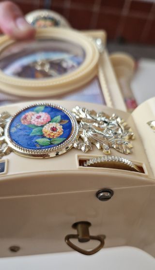 Juguete joyero musical Victoria años 80