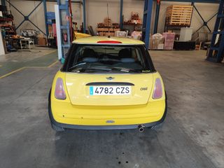 MINI ONE 2004