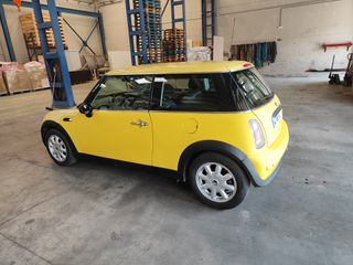 MINI ONE 2004