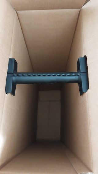 Cajas mudanza ropa perchas