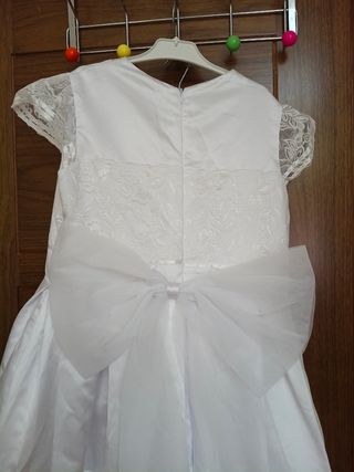 Vestido comunión niña blanco sin estrenar.